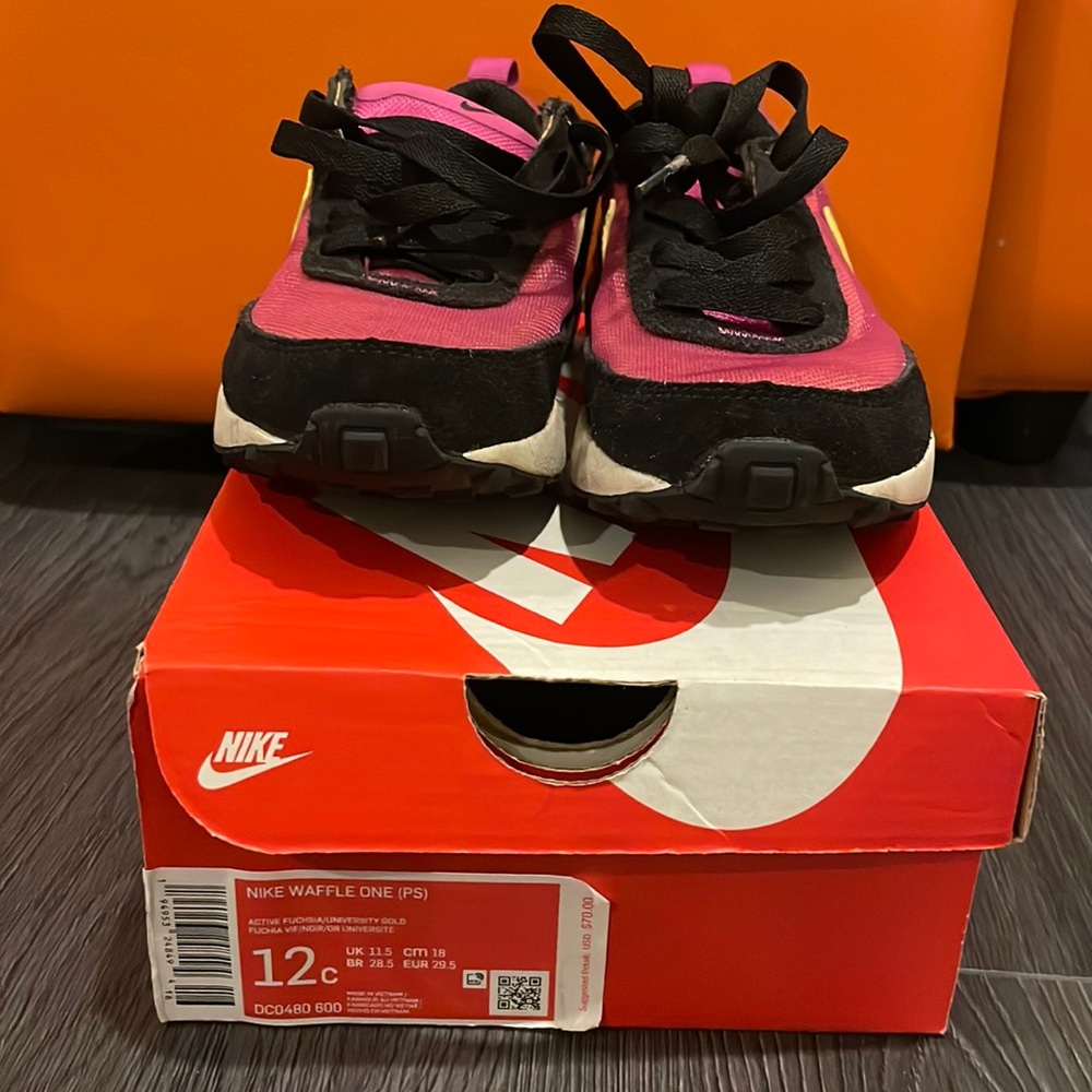 Nike waffle one size 12c